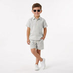 Menino usando conjunto infantil linho camisa e short - Off-white - Dakakids