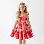 Menina usando vestido infantil estampado coração rodado - vermelho - Dakakids